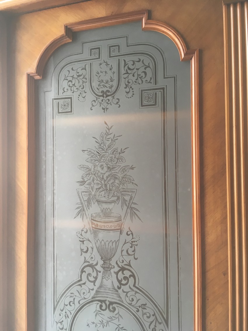 Schrank geätzte Gläser antik 1880 Altdeutsch Vitrine Herrenzimmer