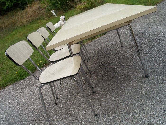 Küchentisch Retro Sessel Stahlrohr creme ausziehbarer Tisch 50er-Jahre 60s Möbel antik