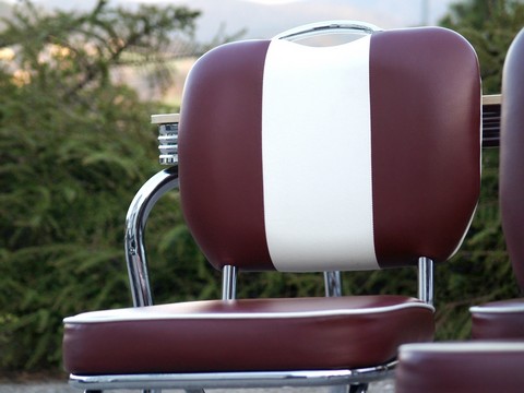 American Diner Speisegruppe Sessel Tisch Bank braun rot REtro Design