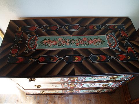 Antiker, bemalter Bauernschrank als Aufsatzkommode 4 Bauernschrank antik bemalt kommode hellblau 4 02