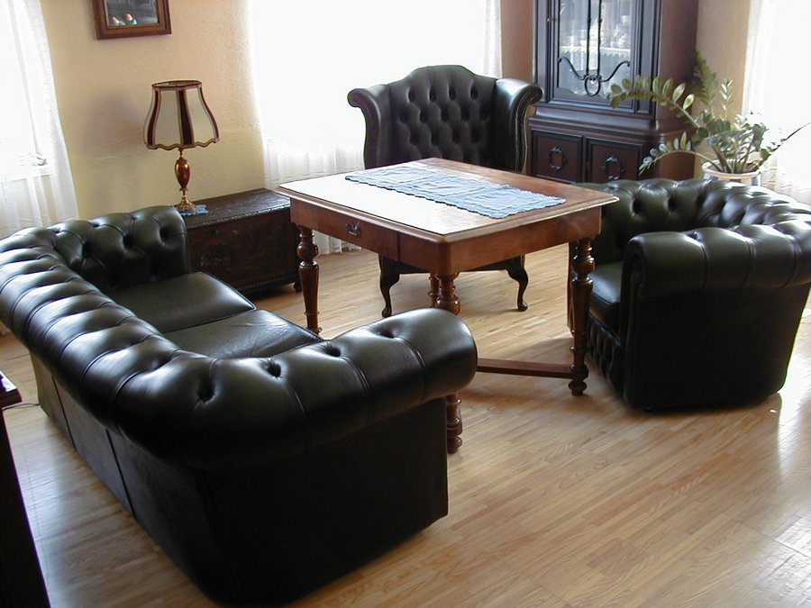 Fotos (c) zeigen: Chesterfield Ledersofa / Clubsofa grün chesterfield sofa leder clubsessel fauteul braun rot grün antik