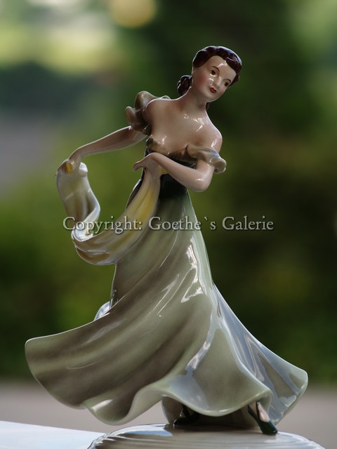 Porzellanfigur Drakon Keramos Wien Tänzerin farbig Preis