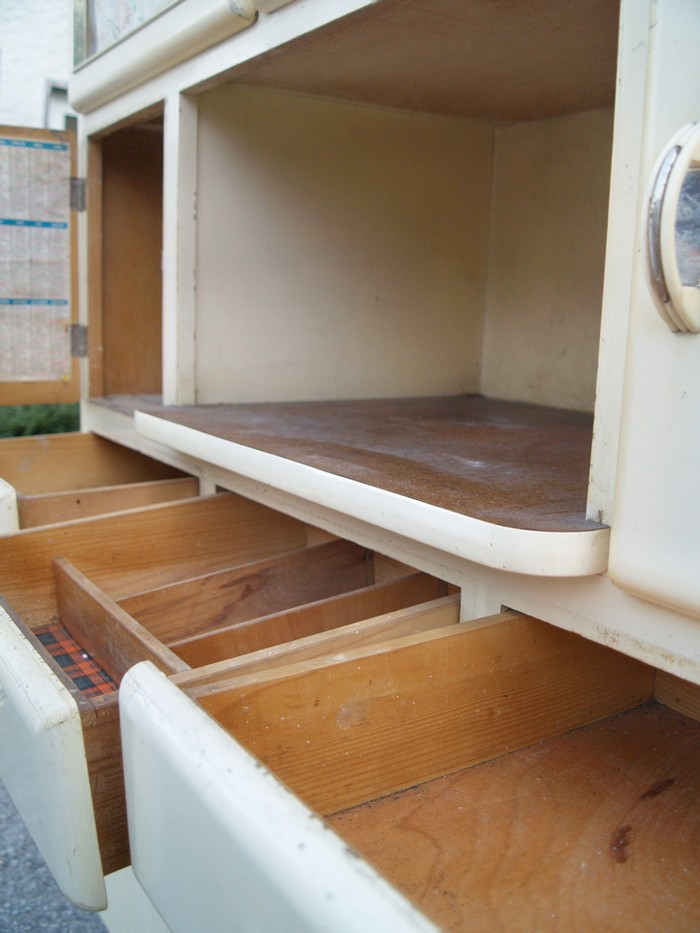 Küchenschrank creme antik Vintage 40er- 50er-jahre Küchenmöbel Midcentury pastell