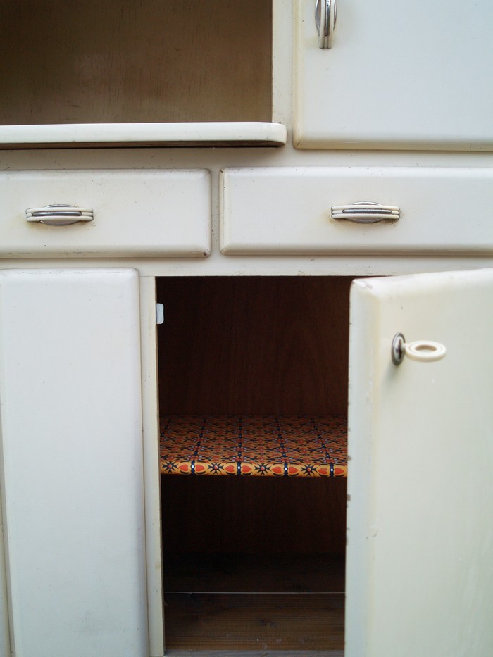 Küchenschrank creme antik Vintage 40er- 50er-jahre Küchenmöbel Midcentury pastell