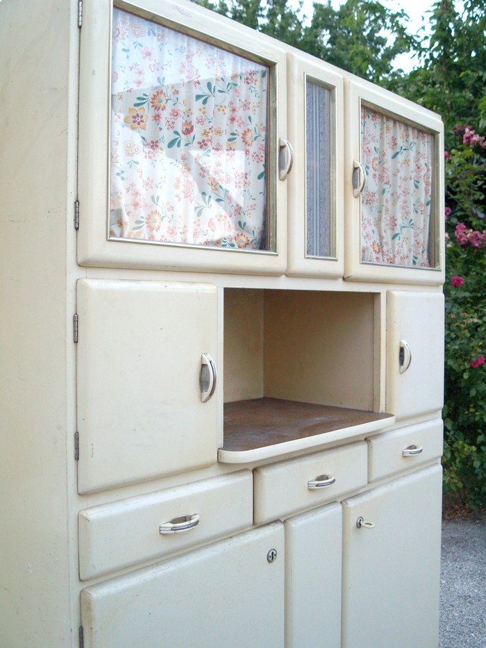 Küchenschrank creme antik Vintage 40er- 50er-jahre Küchenmöbel Midcentury pastell