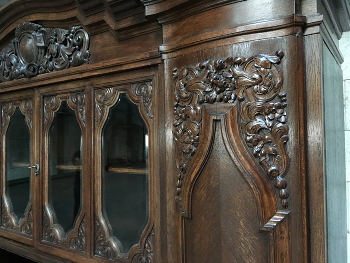 Antiker Schrank groß Barock Antiquitaet Möbel geschnitzt