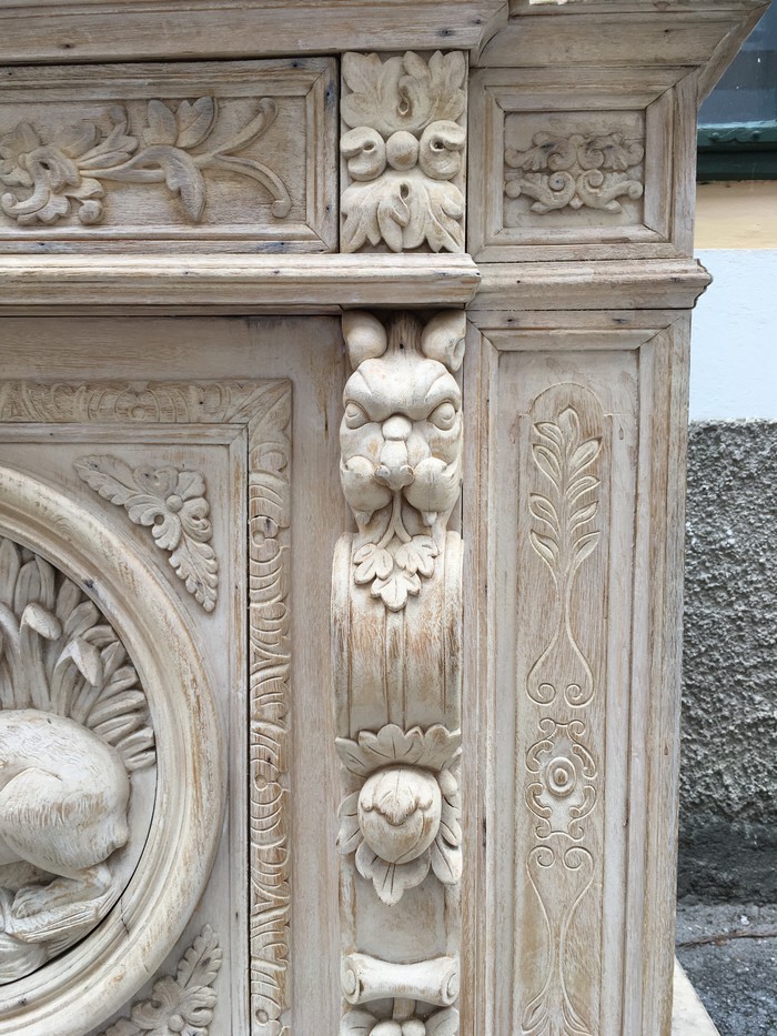 Fabelwesen Möbel Satyr Fratzen Holz Schrank Kommode Antik Antiquität
