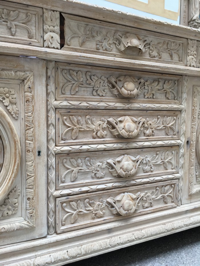 geschnitzt Kommode antik Massivholz Kreidefarbe Restaurierung Möbel