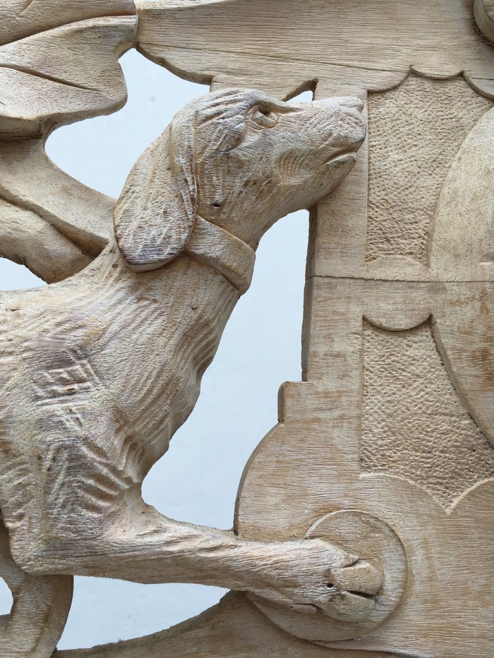 Jagdhund Schrank antik Möbel Tischler