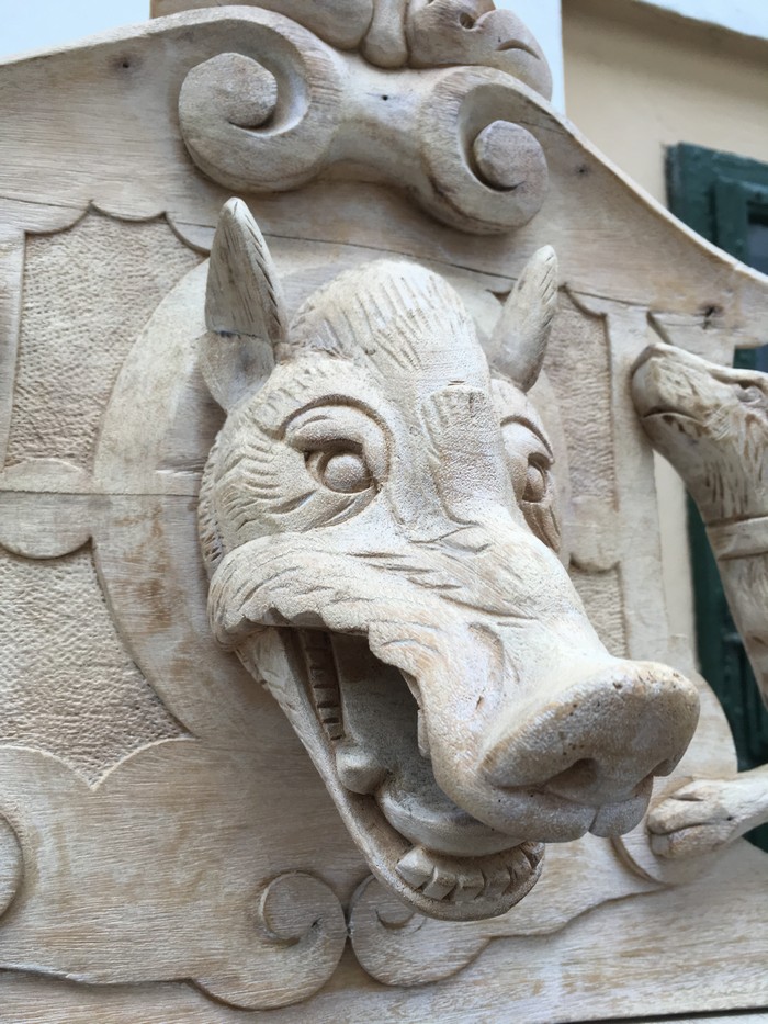 Wildschweinkopf geschnitzt Möbel Schrank antik