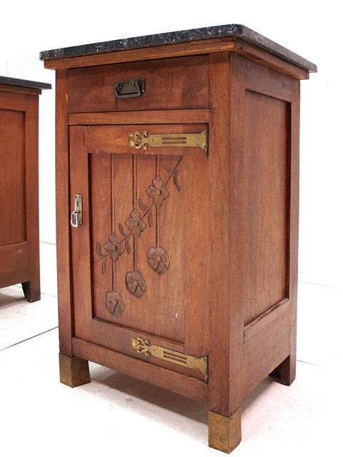 Antiker Nachtschrank Jugendstil