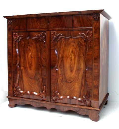 Antike Kommode restauriert Barock Massivholz