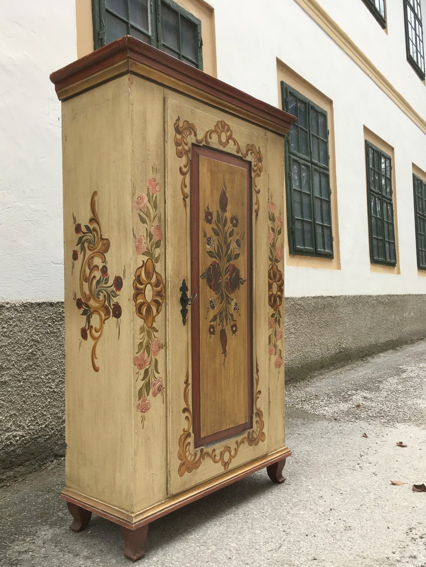 Bauernschrank antik bemalter Dielenschrank
