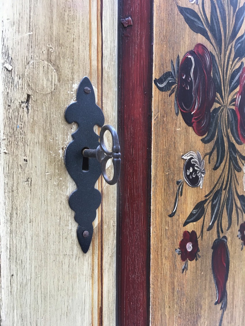 Bauernschrank antiker Dielenschrank bemalt