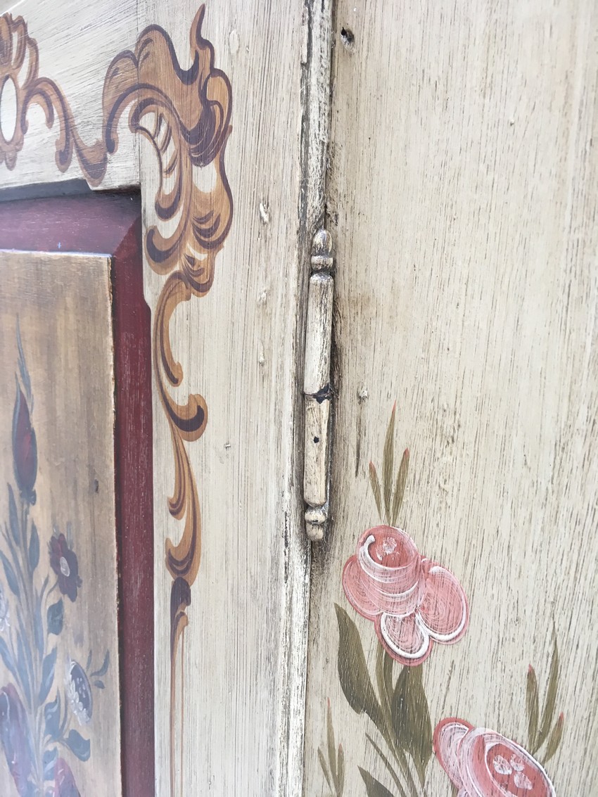Bauernschrank antiker Dielenschrank bemalt