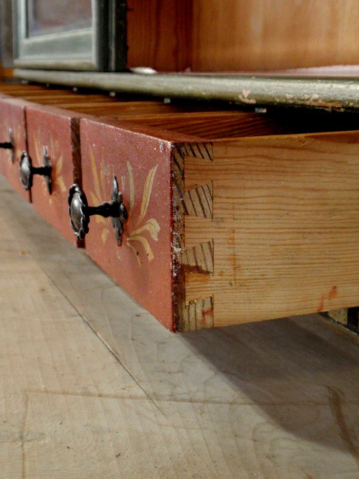 Bauernschrank antik Bauernmöbel Antiquität Massivholz Altholz Möbel Küchenschrank grün Kredenz Weichholz