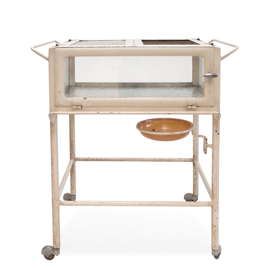 Metallmöbel Vintage antiker Arztschrank Bauhaus creme antik Bauhaus Beistelltisch Vitrinentisch Gewächshaus 20er 30er-Jahre