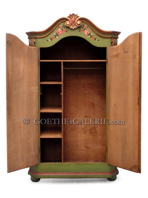 bemalter Dielenschrank antik