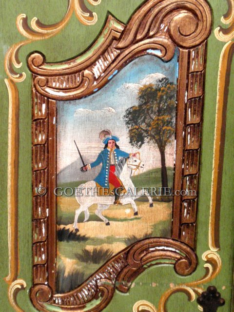 Bemalter Bauernschrank grün