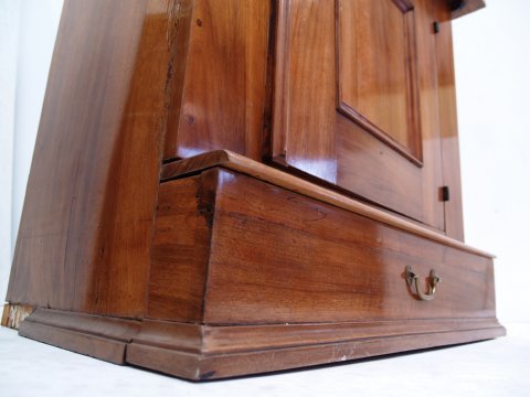 Antike Kommode restauriert