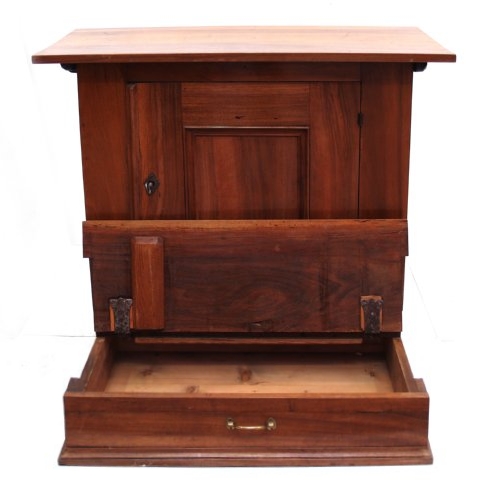 Antike Kommode restauriert Kloster