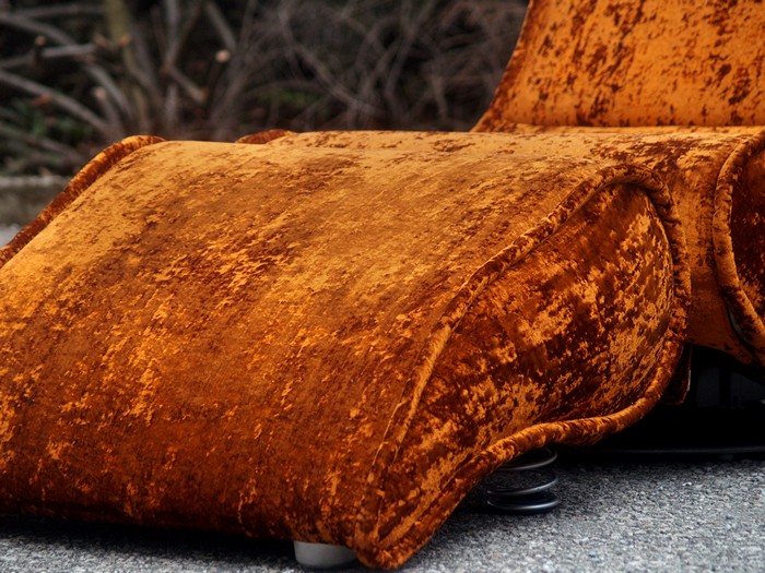 Bretz Liege Schaukelstuhl gold bronze Samtstoff Laola Hookipa Sessel Designmöbel