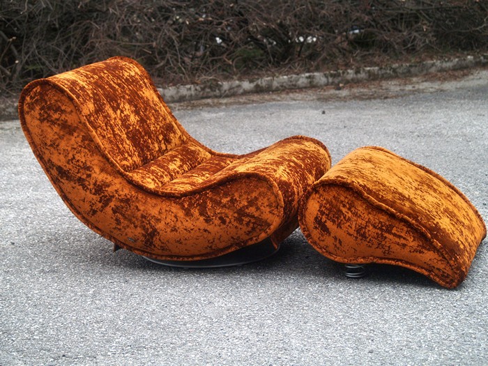 Bretz Liege Schaukelstuhl gold bronze Samtstoff Laola Hookipa Designmöbel