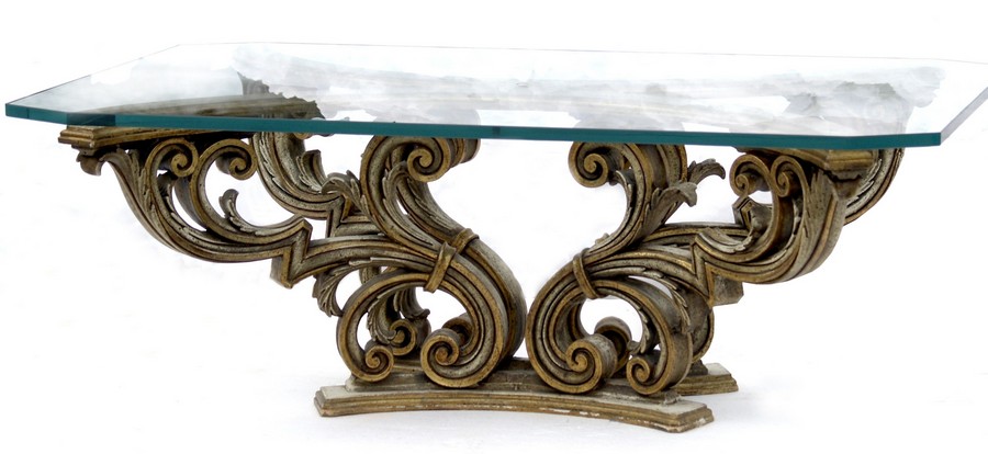 Foto (c) zeigt: geschnitzten Tisch, Florentiner mit Akanthusblätter florentiner tisch couchtisch salontisch 1