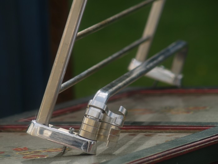 Garderobe Chrom Bauhaus Hutablage