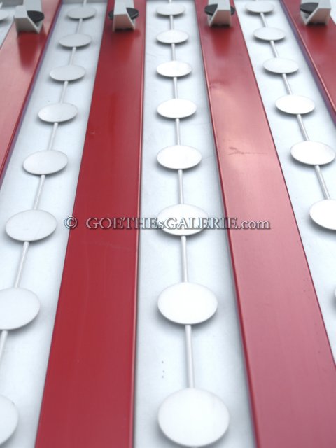 Garderobe Retro 70er-Jahre Original rot weiß Metall Möbel
