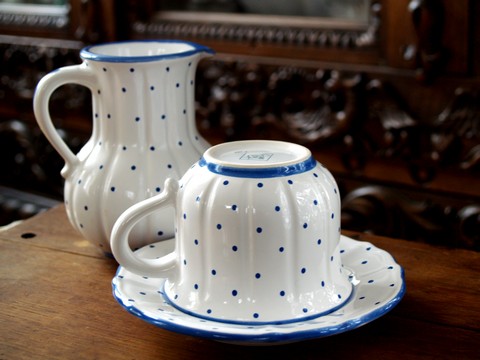 GMUNDNER KERAMIK blau getupft Tupferlblau Kanne 3 Gmundner Keramik Teller Kaffeetasse neuwertig Becher Kanne blau punkte tupferl