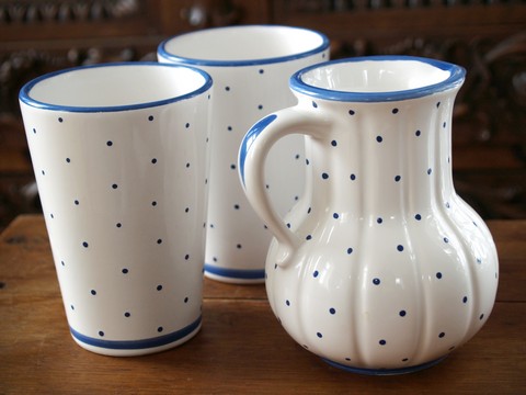 GMUNDNER KERAMIK blau getupft Tupferlblau Kanne 2 Gmundner Keramik Teller Kaffeetasse neuwertig Becher Kanne blau punkte tupferl