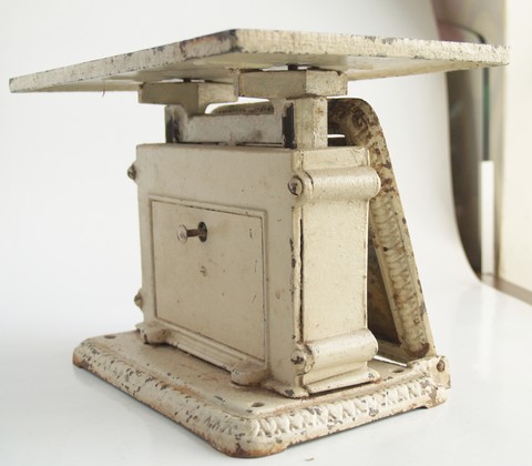 Jaraso Personenwaage antik, Waage, Spiegelwaage, Gusseisen 3 waage antik industrial Design industrialstyle retro Gusseisen Standwaage Küchenwaage shabby chic creme Steampunk WildWildWest pastell