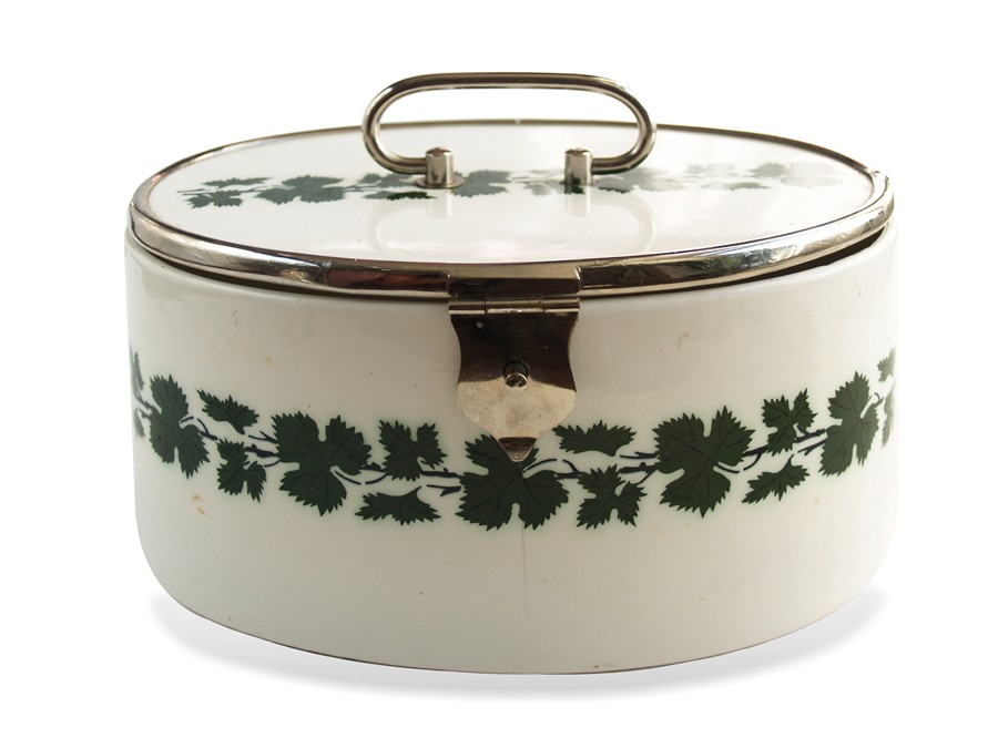 Keksdose Metallmontur Keramik Vintage antik creme silber Weinbergblätter Weintrauben grün Brotdose