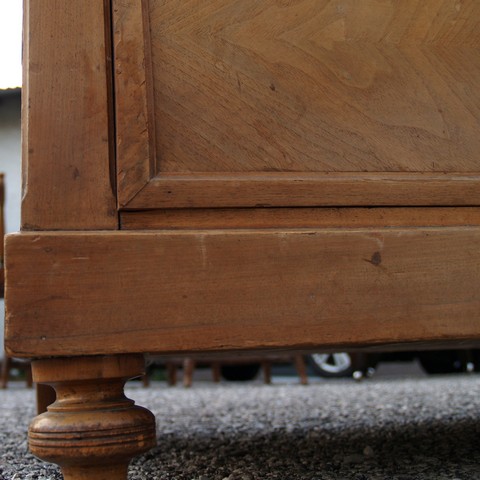 Antike Kommode Standbein Antike Kommode Standbein