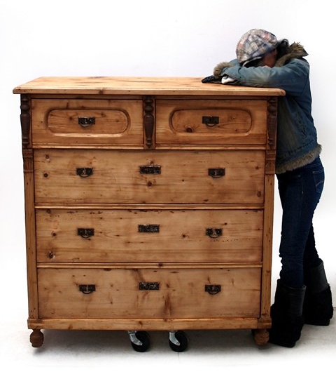 Bauernschrank antik Altholz große Massivholz Kommode restauriert Bauernmöbel