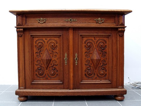 antike Kommode Historismus