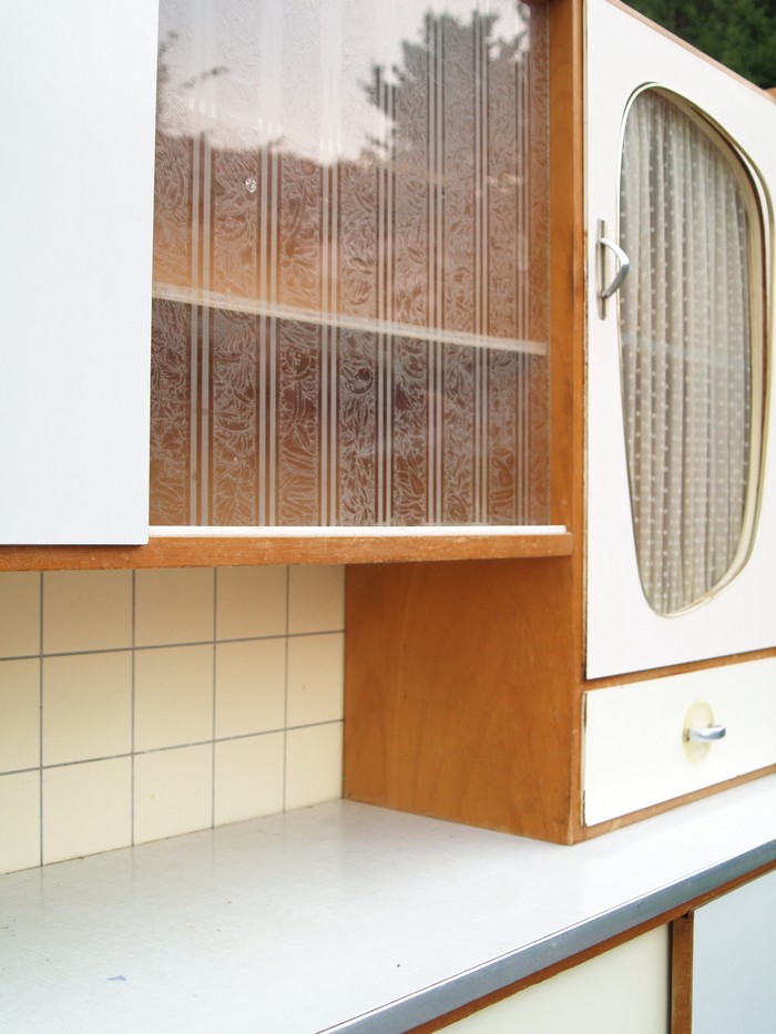Küchenschrank creme antik Vintage 40er- 50er-jahre Küchenmöbel Midcentury pastell
