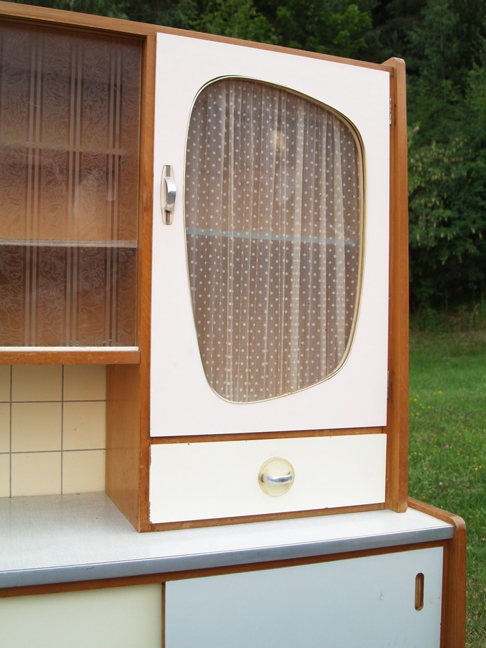 Küchenschrank creme antik Vintage 40er- 50er-jahre Küchenmöbel Midcentury pastell