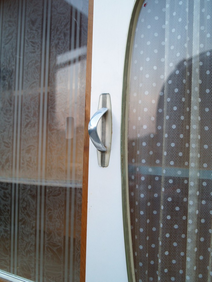Küchenschrank creme antik Vintage 40er- 50er-jahre Küchenmöbel Midcentury pastell