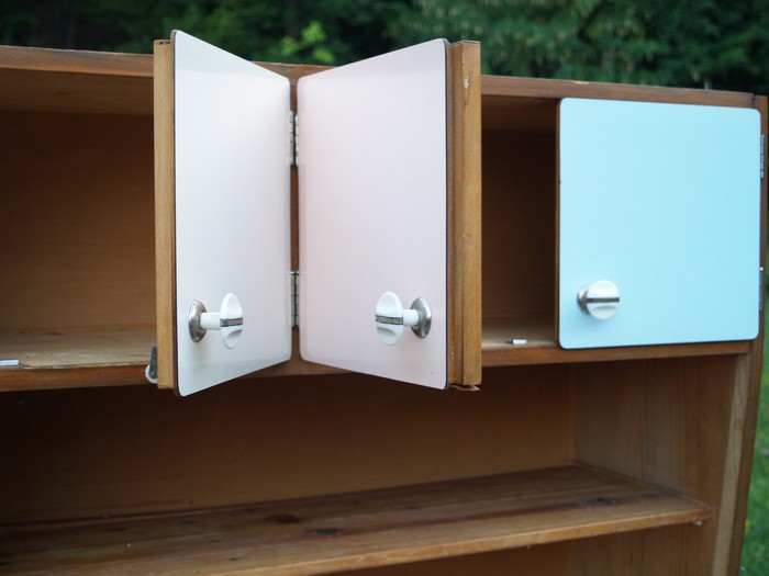 Küchenschrank creme antik Vintage 40er- 50er-jahre Küchenmöbel Midcentury pastell