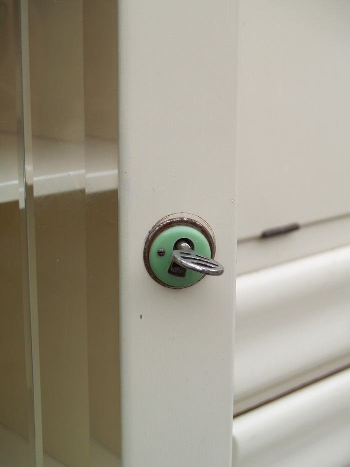 Küchenschrank creme antik Vintage 40er- 50er-jahre Küchenmöbel Midcentury pastell artdeco