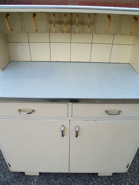 Retro Küchenschrank, Küche im Vintage Design 2 Küchenschrank creme antik Vintage 40er- 50er-jahre Küchenmöbel Midcentury pastell