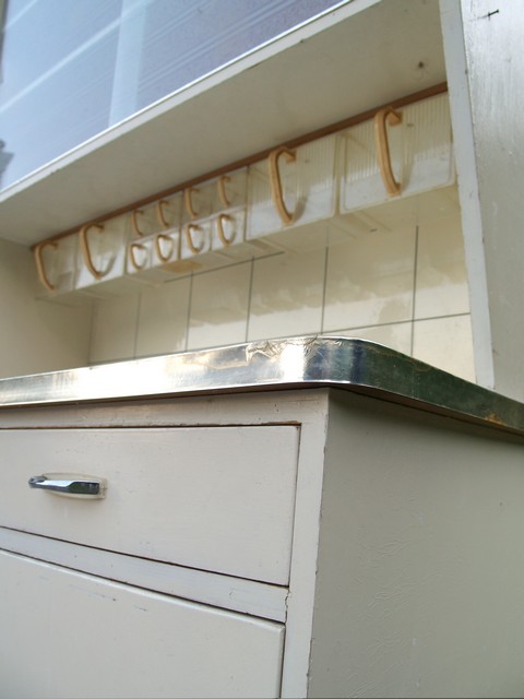 Retro Küchenschrank, Küche im Vintage Design 4 Küchenschrank creme antik Vintage 40er- 50er-jahre Küchenmöbel Midcentury pastell