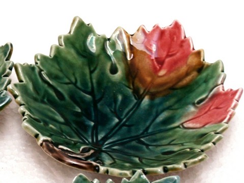 Majolika Blattschale Teller Blattform Schüssel grün