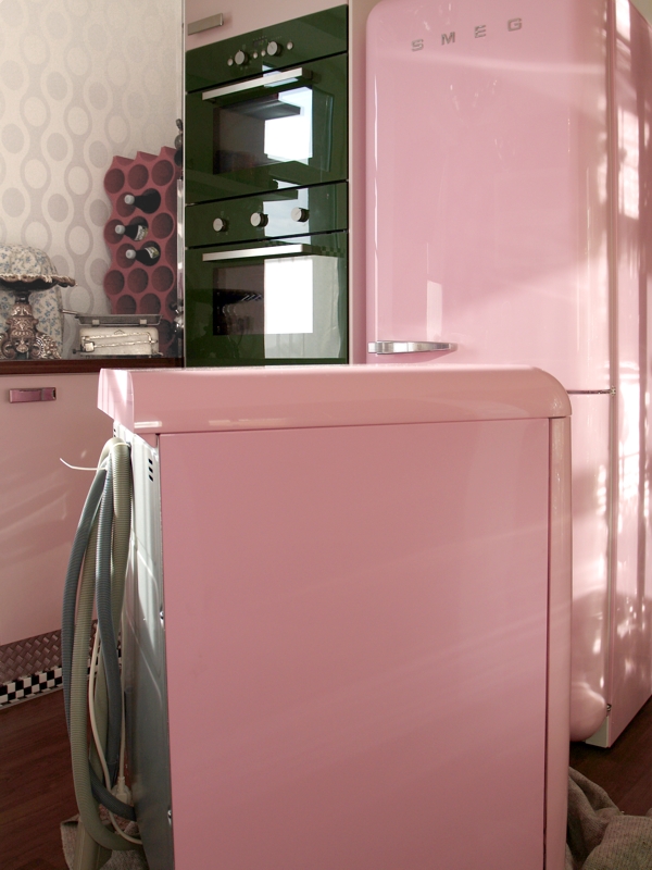 Retro Kitchen pink DiY Refrigerator Smeg Design