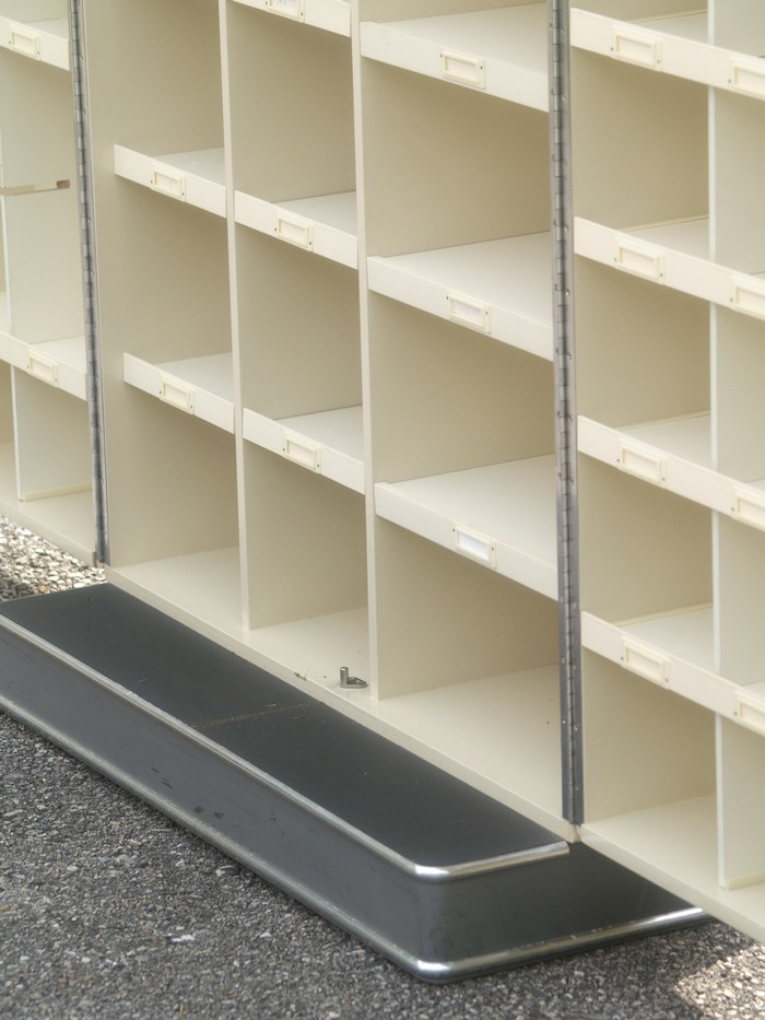 schrank 4415 metall arztschrank apothekerschrank creme vintage 5