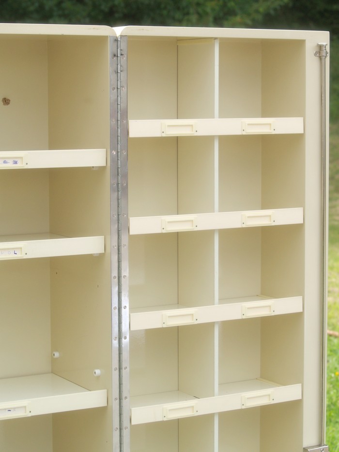 schrank 4415 metall arztschrank apothekerschrank creme vintage 7