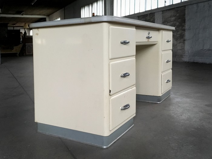 Arztschreibtisch Metall Schreibtisch creme weiß Vintage Retro antik Arztschreibtisch antik