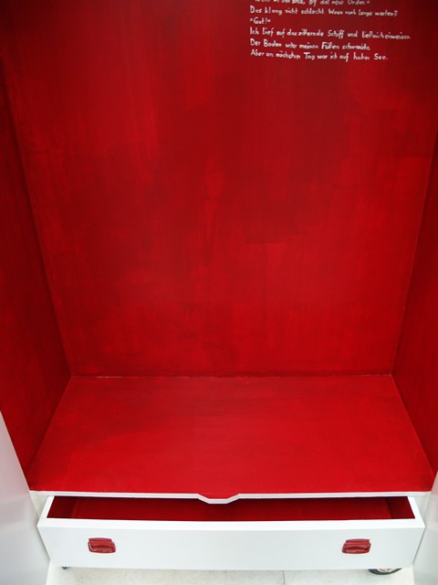 Schrank antik restauriert Bauernschrank Bauernmöbel weiß rot Massivholz Vintage Möbel Spruch